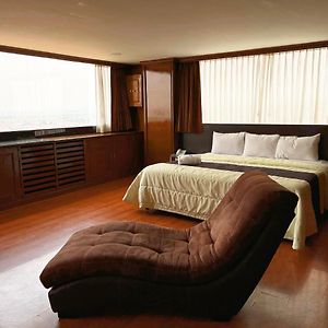 Suite City View